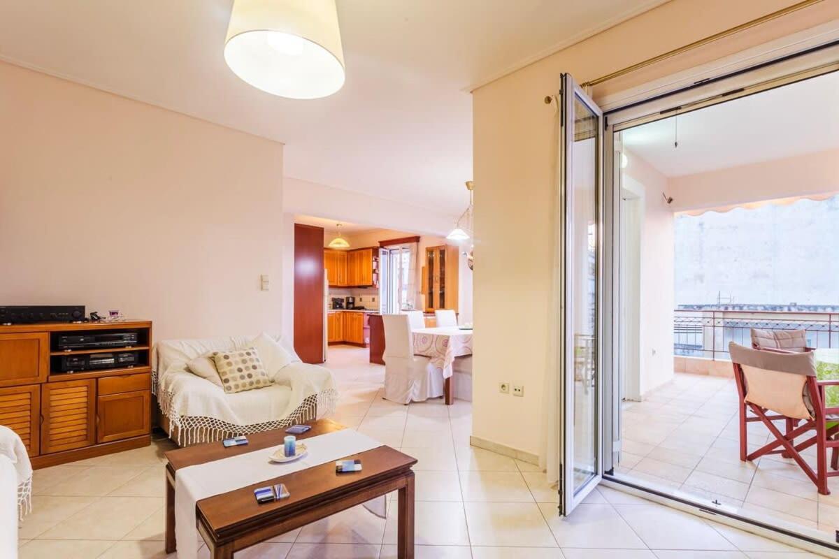Spacious Urban Haven-Family Home, Perfect Location Kalamata Exterior photo